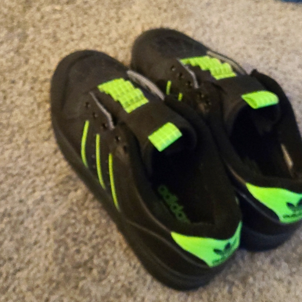 Mens size 8 addidas (runs small)